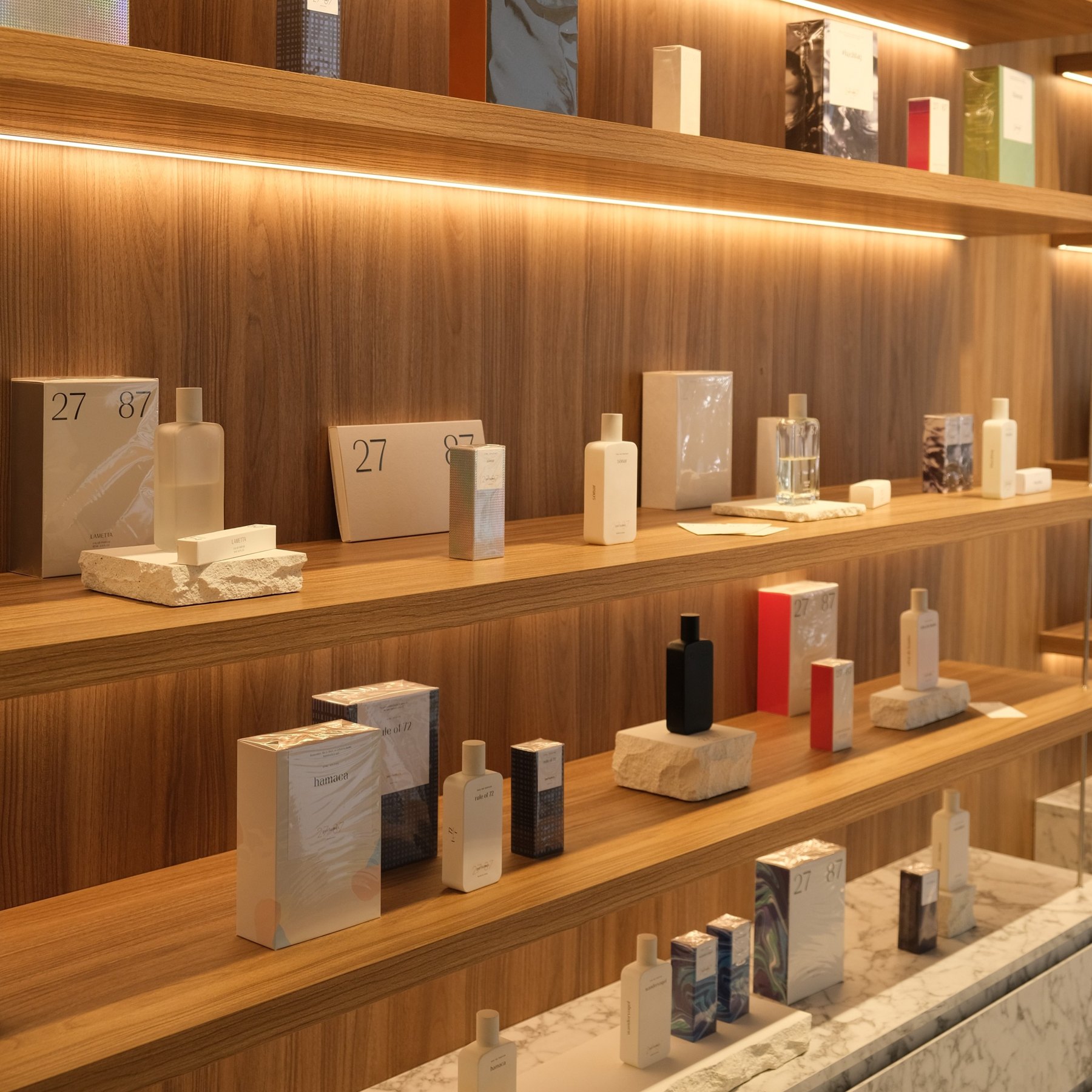 La Fleur Samples Shelf